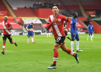 Les fans de Liverpool réagissent au but de Takumi Minamino contre Chelsea