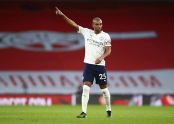 Pep Guardiola réserve des éloges particuliers à Fernandinho après la victoire de Man City sur Arsenal