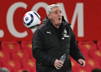 Richard Keys blâme les fans de Newcastle United sur les demandes de Steve Bruce