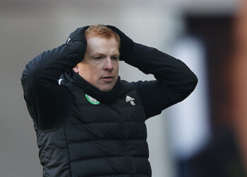 Les fans du Celtic réagissent après avoir entendu la démission de Neil Lennon