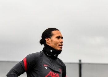 Le vœu de Virgil van Dijk alors que le demi-centre revient à Liverpool