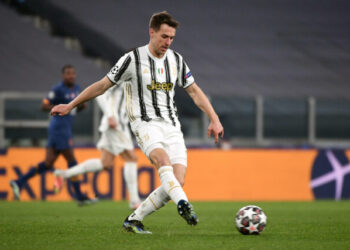 Tottenham rejoint Everton dans la course pour signer le milieu de terrain de la Juventus Aaron Ramsey