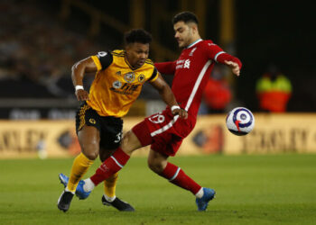 Les fans de Liverpool réagissent à l’affichage d’Ozan Kabak contre les loups