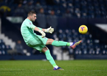 Alan Hutton envoie un message à Sam Johnstone à Tottenham Hotspur après l’appel de l’Angleterre