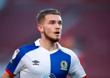 Une statistique irréelle de Harvey Elliott distingue la starlette de Liverpool de tous les autres jeunes en Angleterre