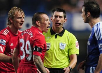 Un ancien arbitre affirme que le VAR ne ruine pas le football