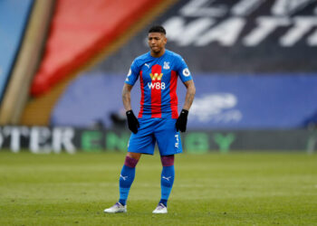 Leeds United affrontera Arsenal pour Patrick van Aanholt