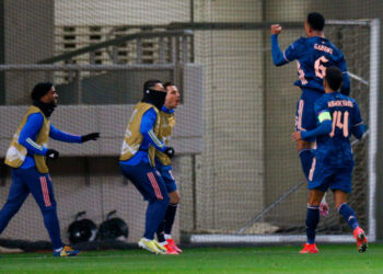Les fans d’Arsenal font l’éloge de Gabriel Magalhaes après la victoire à l’Olympiacos