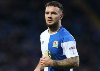 Les fans de West Ham enthousiasmés par la possibilité de signer Adam Armstrong