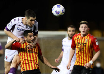 Manchester United fait pression pour signer le défenseur de la Fiorentina Nikola Milenkovic