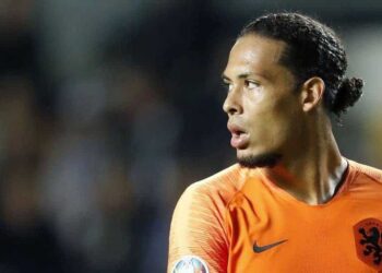 Un chirurgien néerlandais émet un avertissement de blessure sévère pour Van Dijk
