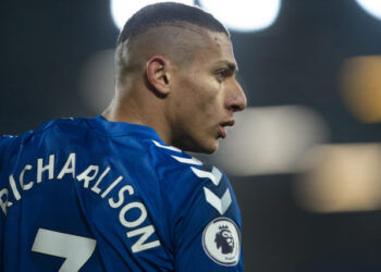 Les joueurs d’Everton réagissent pour gagner contre Southampton