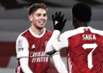 Le gingembre en colère essaiera de contrecarrer les artilleurs;  homme aux cheveux parfaits pour résister