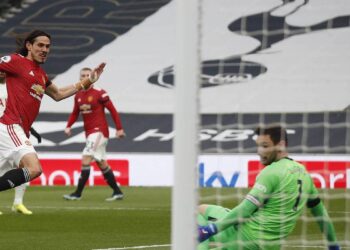Edinson Cavani rappelle à Manchester United à quel point il est bon contre Tottenham Hotspur