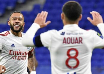 Liverpool soumet une offre pour une étoile de Ligue 1 à 15 buts mais fait face à la concurrence de Barcelone – Rapport