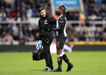 Les photos d’entraînement de Newcastle indiquent la disponibilité de Saint-Maximin contre Liverpool
