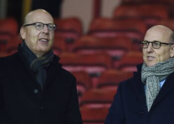 Les fans de Manchester United manifestent à Carrington contre la propriété de Glazer