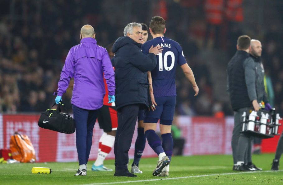 Harry Kane de Tottenham avait une `` excellente relation '' avec Jose Mourinho avec l'attaquant `` surpris '' par le limogeage du Portugais 