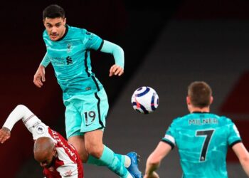 Les fans de Liverpool réagissent à l’affichage dominant d’Ozan Kabak