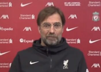 (Vidéo) Klopp soutient Jones après la chute des U21 d’Angleterre sur le terrain
