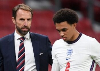 La légende de Liverpool tweete les conseils de Trent après le snob de l’Angleterre