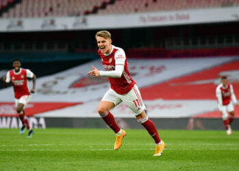 Les fans d’Arsenal réagissent alors que Martin Odegaard est élu joueur du mois de mars
