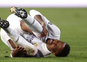 Le Real Madrid a traité la crise défensive comme un autre demi-centre de doute pour le choc de Liverpool