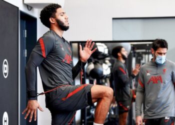 Klopp publie une mise à jour sur la blessure de Gomez alors que CB fait «  un grand pas  »