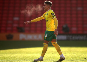 Les fans de Tottenham Hotspur réagissent aux informations selon lesquelles Everton mène la course pour Max Aarons de Norwich City