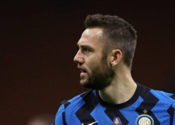 Liverpool prépare une offre pour le défenseur de première classe 6’2 « de Serie A – Rapport