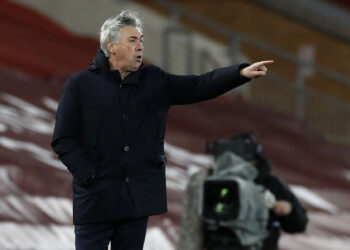 Gary Neville commente où Everton terminera la saison