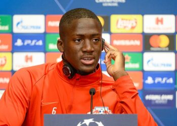 Ibrahima Konate rigole quand on l’interroge sur les nouvelles du transfert de Liverpool