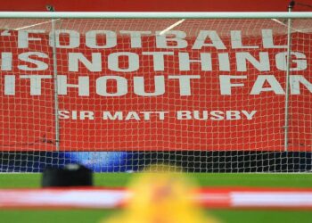 Red Knights revient à la demande que la famille Glazer vend des actions de Man United