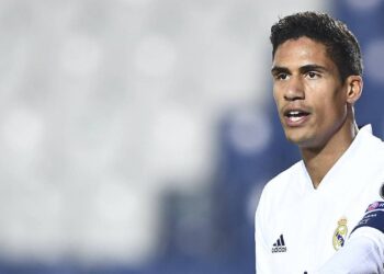 Man United intensifie les discussions avec Raphael Varane et Nikola Milenkovic