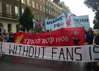 Les clubs de la Super League insultent les supporters avec le surnom de «  fans hérités  »