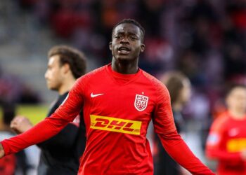 L’Ajax entre en bataille avec Manchester United pour le talentueux ailier ghanéen Kamaldeen Sulemana