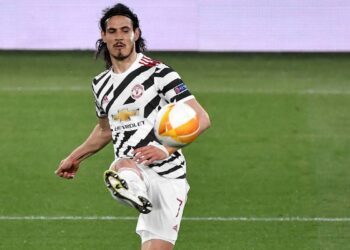 Les fans de Manchester United impressionnés par Edinson Cavani après la victoire de la Roma