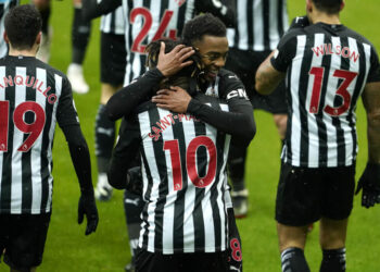 Allan Saint-Maximin exhorte Newcastle à recruter plus de joueurs comme Joe Willock