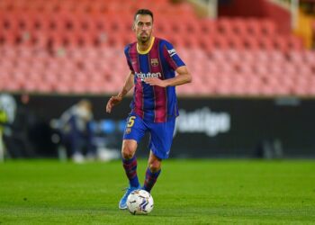 Barcelone cible un trio de milieux de terrain pour remplacer Sergio Busquets