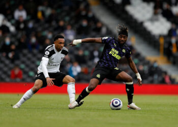 L’ailier de Newcastle United Allan Saint-Maximin envoie un message à Fulham
