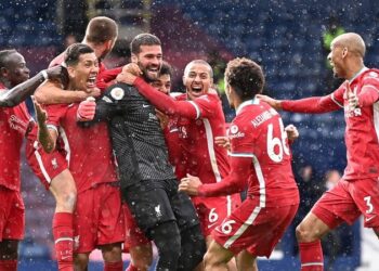 Alisson frappe les médias sociaux après avoir marqué un vainqueur irréel pour Liverpool: « Je vous aime les garçons »