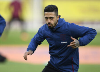 Les fans de West Ham réagissent à l’affichage de Manuel Lanzini contre Burnley