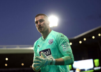 Sam Johnstone reste timide sur son avenir au milieu des liens entre West Ham et Tottenham