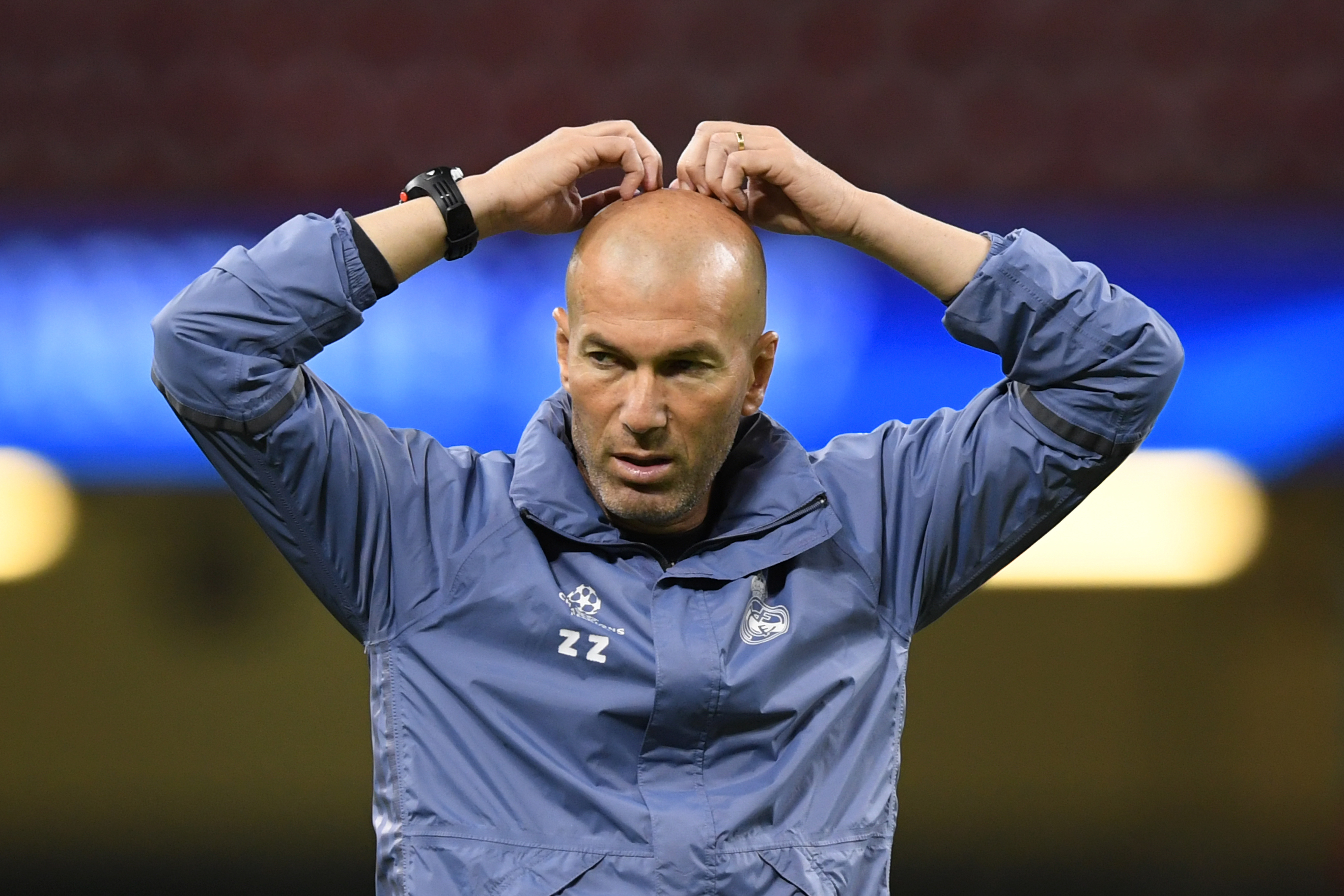 Au milieu des liens de retour d'Ancelotti, Zinedine Zidane annonce son départ dans l'équipe du Real Madrid