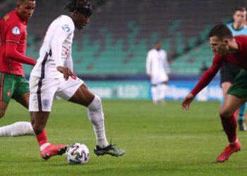 L’arrière latéral de Manchester United, Diogo Dalot, est prêt à rester à l’AC Milan