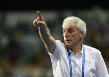 Bafana Bafana «  n’est pas un travail plus difficile que le Cameroun  » pour Broos