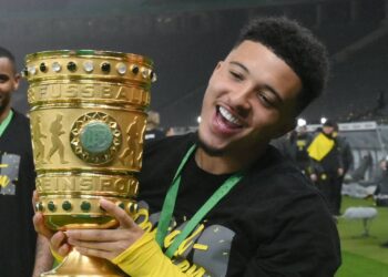 Jadon Sancho se rapproche de Man United alors que le Borussia Dortmund cible Jonathan Ikone