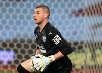 Manchester United entre en course avec Tottenham pour Sam Johnstone à petit prix