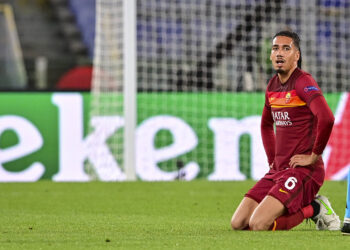 Everton soumet une offre pour Chris Smalling