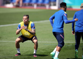 Tottenham et la Juventus veulent le milieu de terrain de Leeds Kalvin Phillips